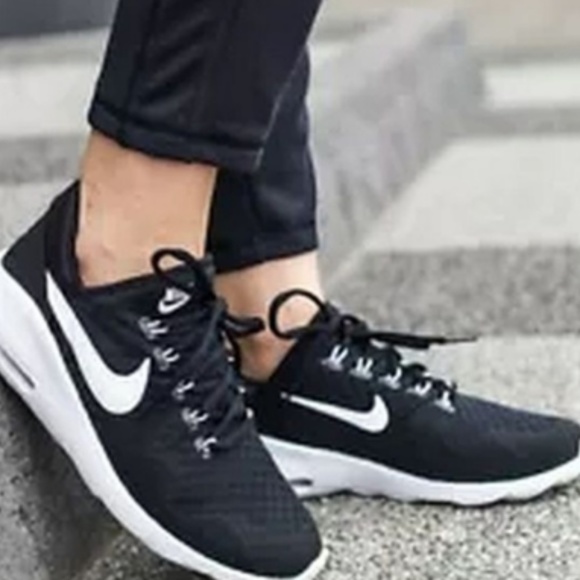 nike air max sasha